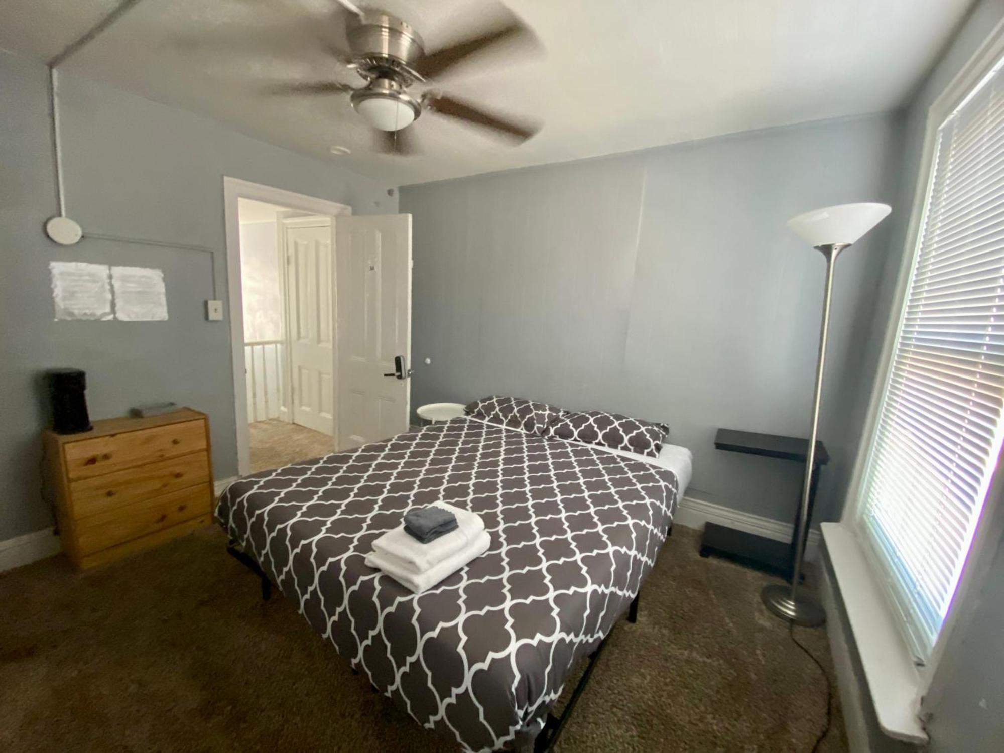 Clover 2900 - Apartment And Rooms With Private Bathroom Near Washington Ave South Philly Philadelphia Exterior foto