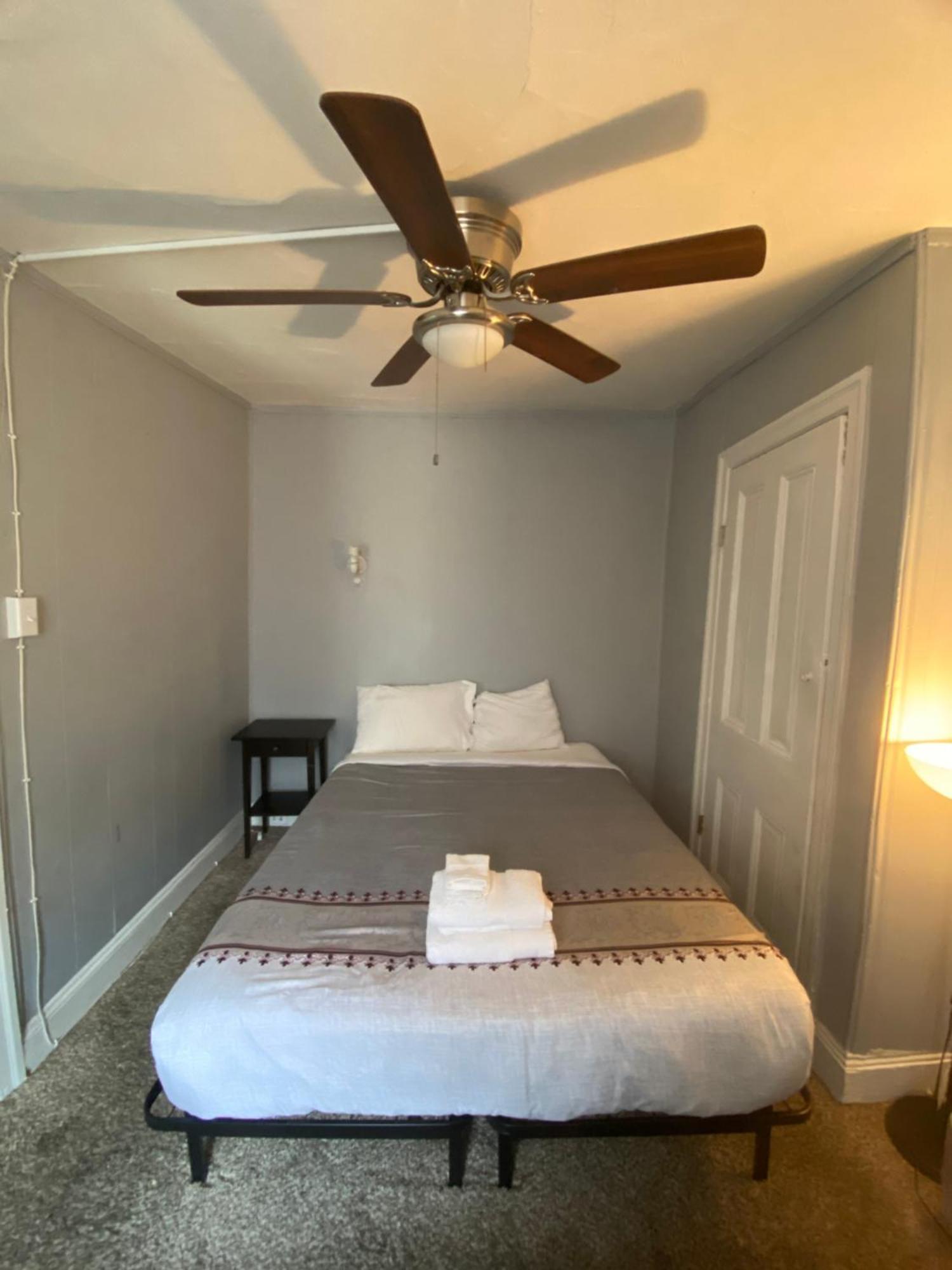 Clover 2900 - Apartment And Rooms With Private Bathroom Near Washington Ave South Philly Philadelphia Zimmer foto